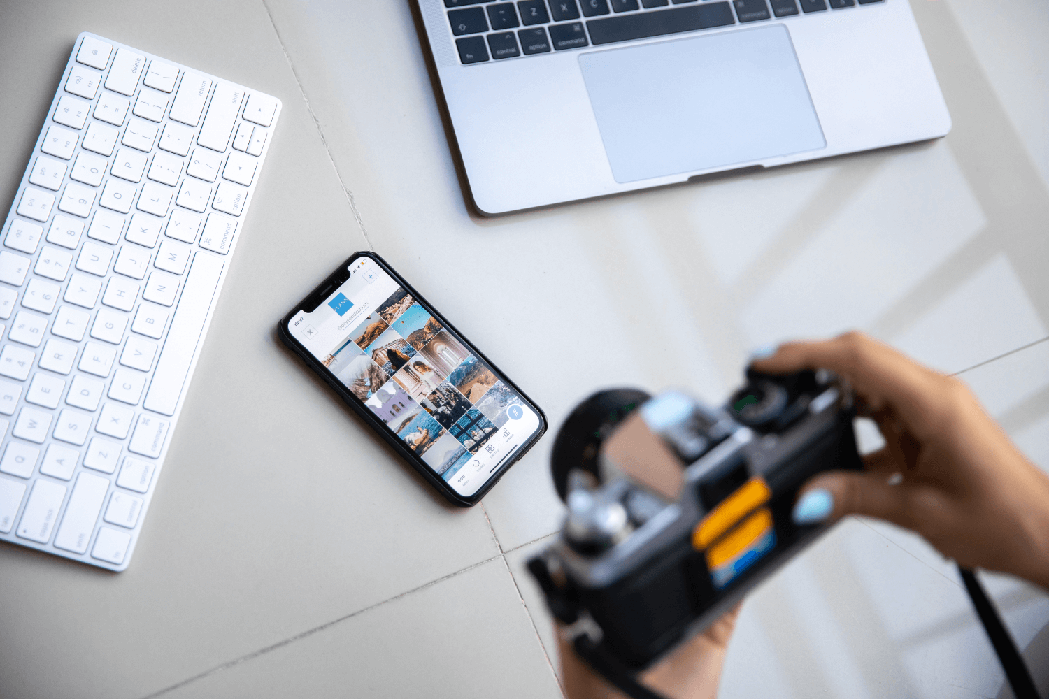 Visual guide on leveraging Instagram for effective business promotion within social media marketing strategies.