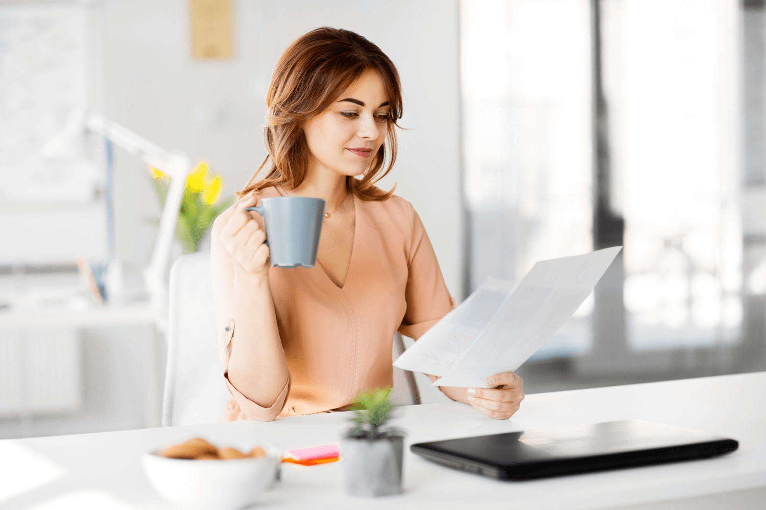 Business owner creating a weekly email marketing plan